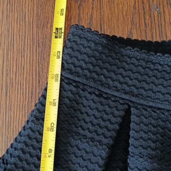 Gracia Black Pleated Midi Skirt - Picture 4 of 9